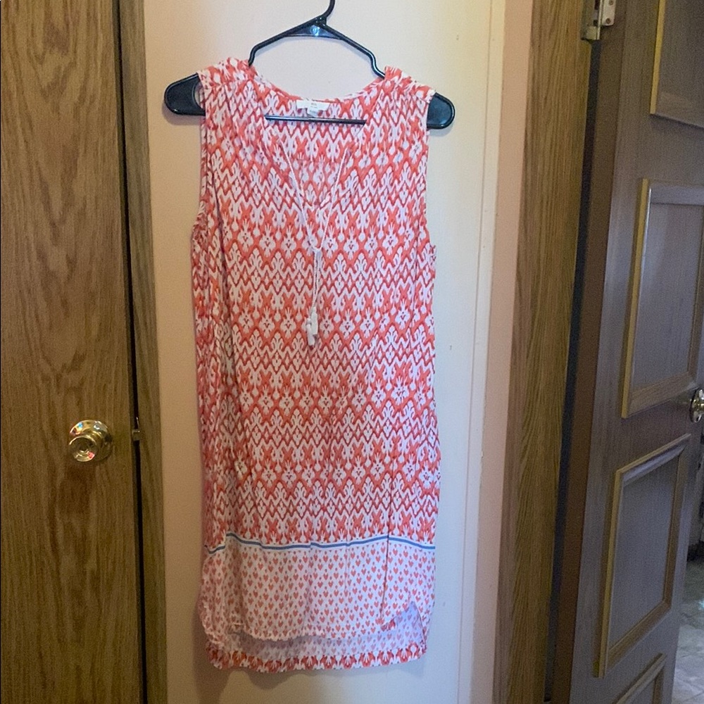 Sleeveless Red and White Patterned Dress